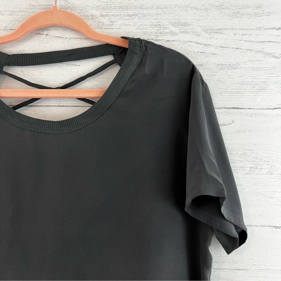 Chaser Gray Open Back Short Sleeve Top - Picture 6 of 7